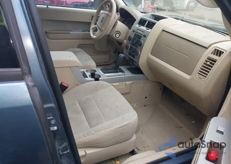 2012 Ford Escape Xlt z USA, uszkodzony, nr VIN 1FMCU0DG8CKB39452